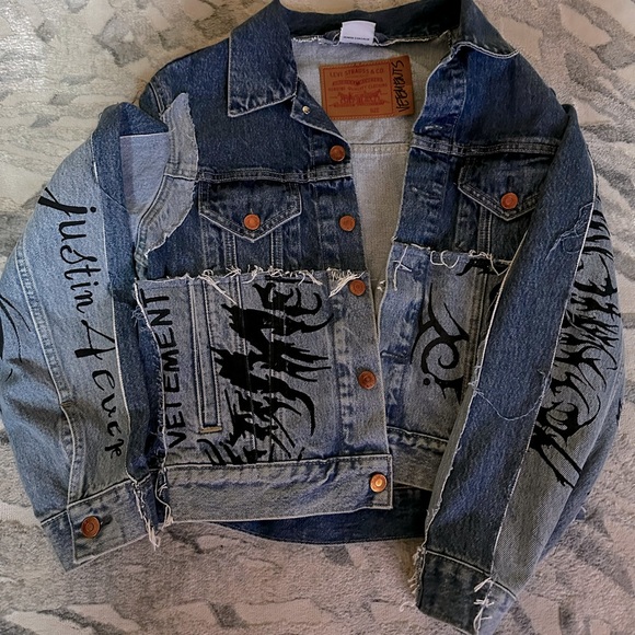 Vetements x Levi’s Jean Jacket - Picture 1 of 6